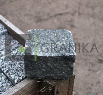 Брусчатка гранитная пилено-колотая Steel Black